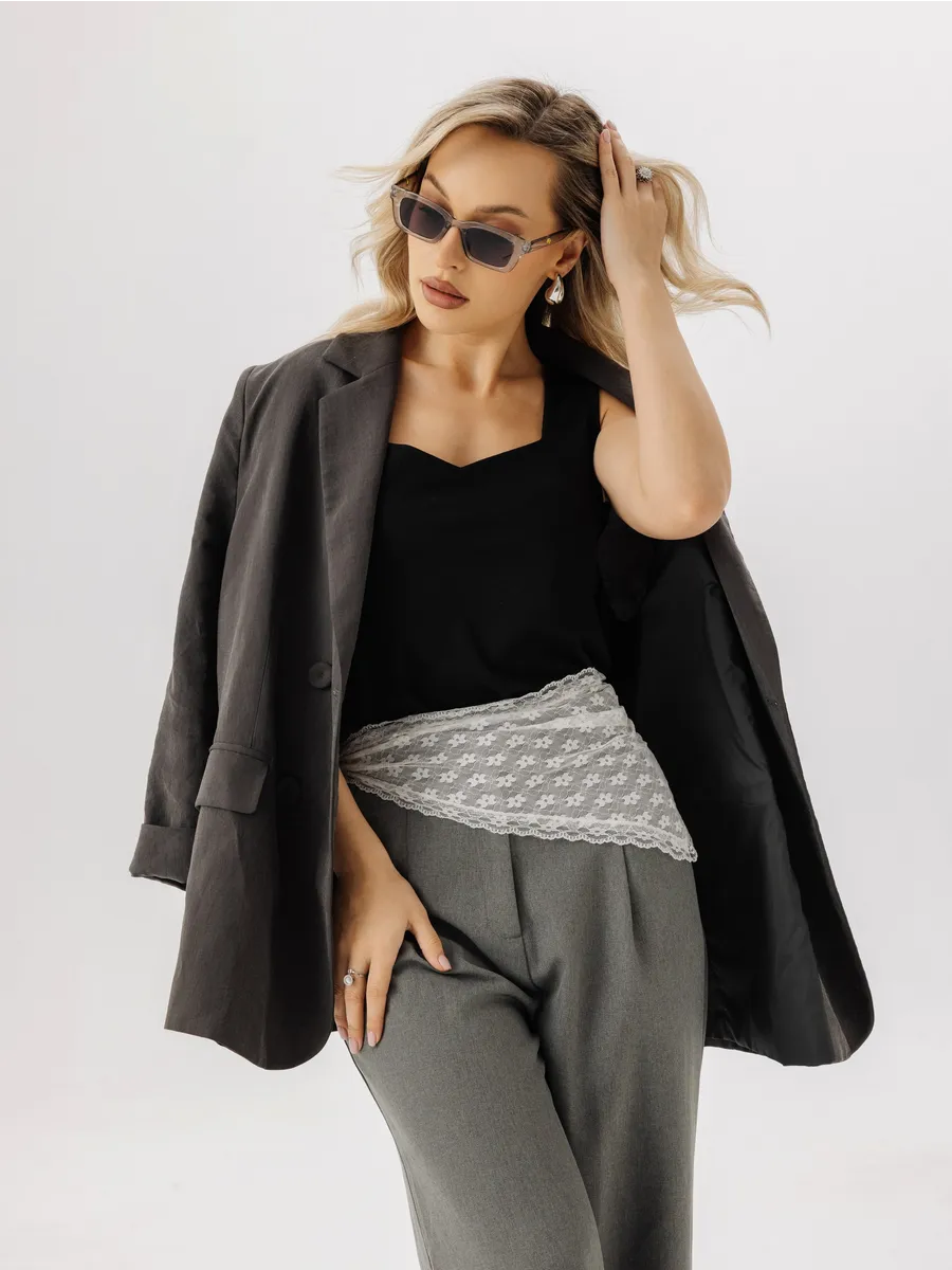 Майка базовая на широких бретельках под пиджак черный