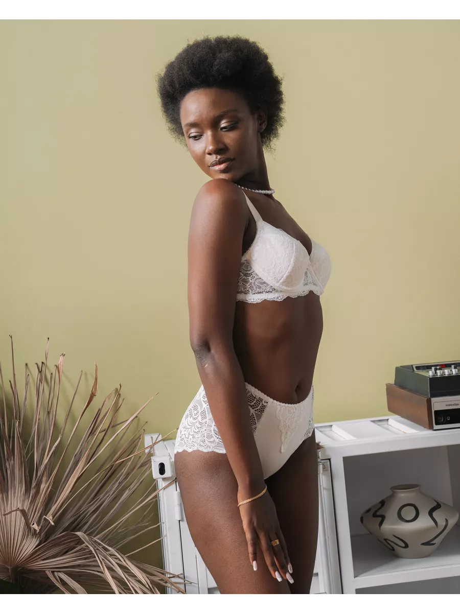 Трусы с высокой посадкой кружевные слипы молочный