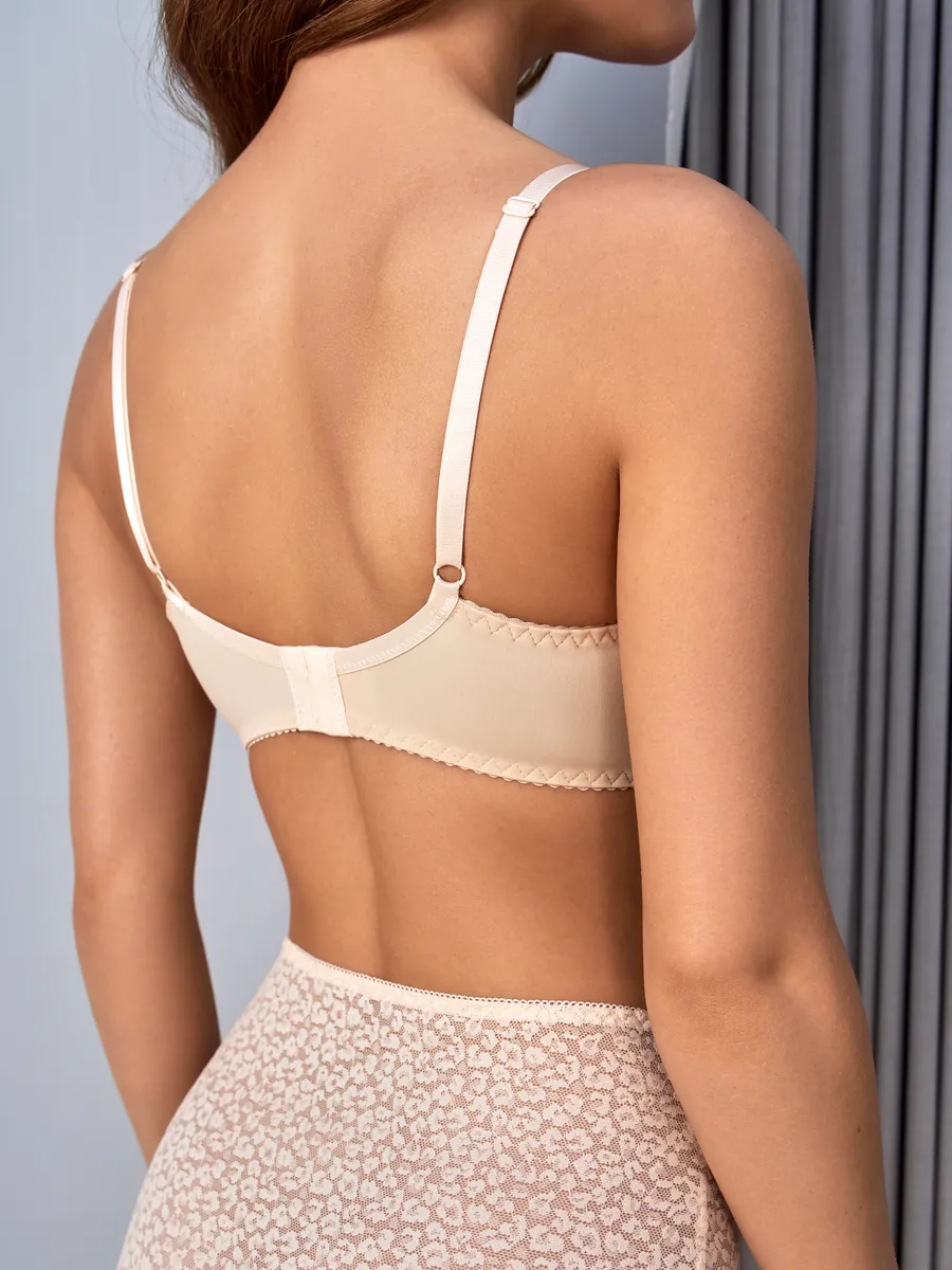 Бюстгальтер без поролона кружевной с косточками бежевый